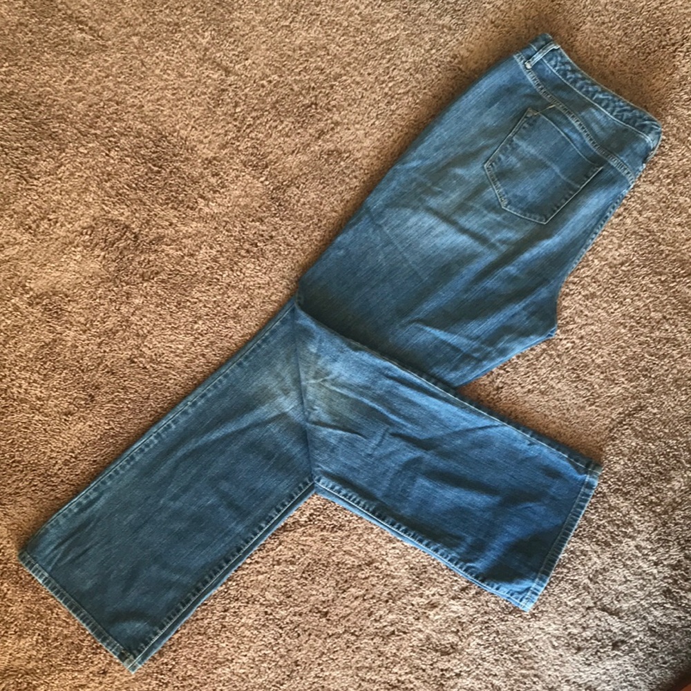 Curvy Bootcut Jeans